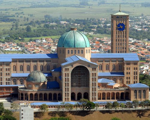 Basilica_of_the_National_Shrine_of_Our_Lady_of_Aparecida,_2007